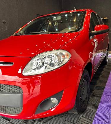 FIAT PALIO 1.4 MPI ATTRACTIVE 8V FLEX 4P MANUAL FIAT PALIO 1.4 MPI ATTRACTIVE 8V FLEX 4P MANUAL